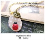 NA0292 – ladybird leaf&nbsp;necklace